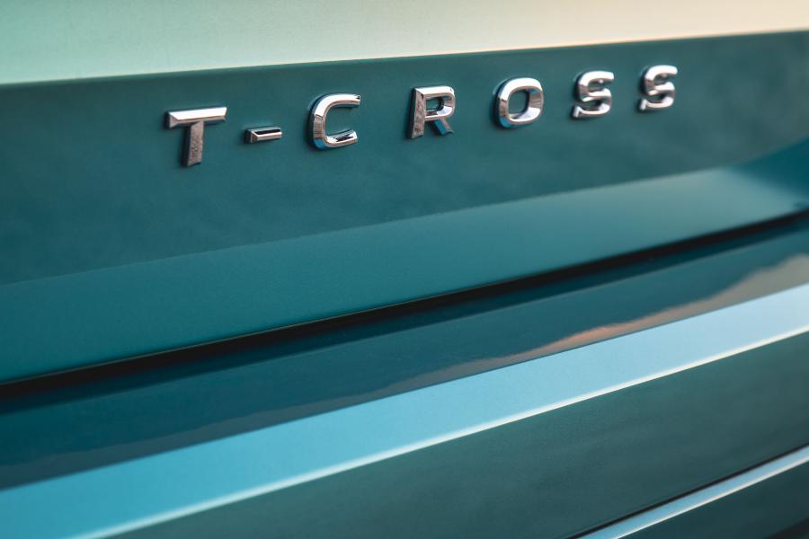 Логотип Volkswagen T-Cross R-Line 2019 года  (ZA) (фото 20 из 22)